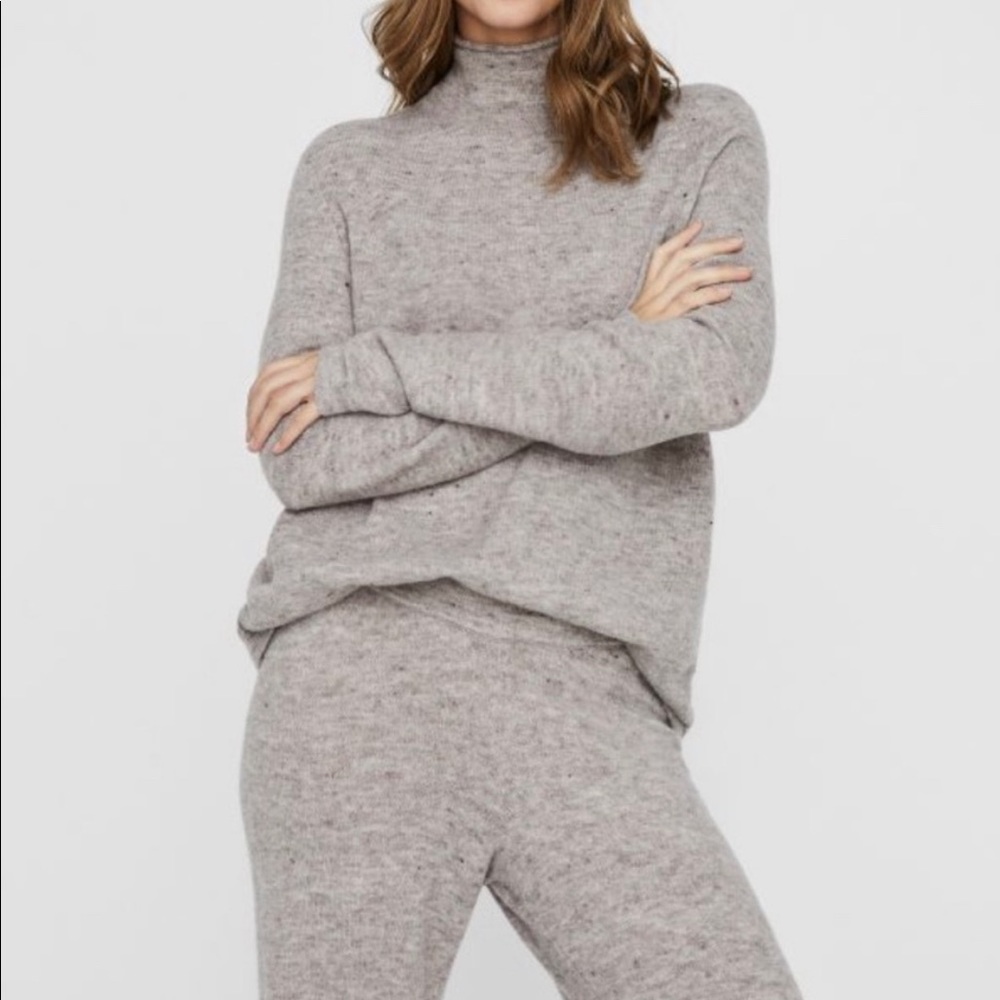 SET - Vero Moda wool blend sweater and lounge pants
